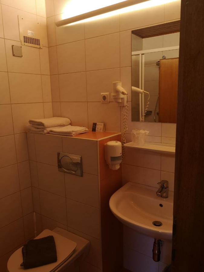 Hotel Wirt Z'Minsta Altmünster المظهر الخارجي الصورة